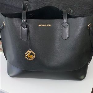 LARGE MICHAEL KORS PURSE